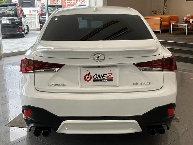 LEXUS IS300