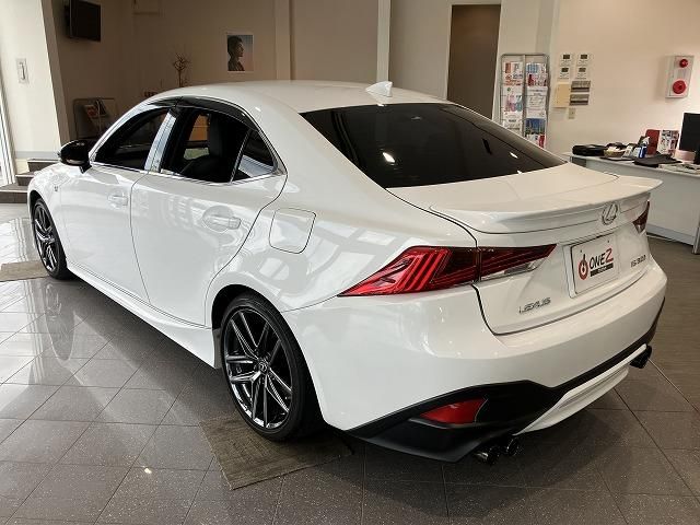 LEXUS IS300