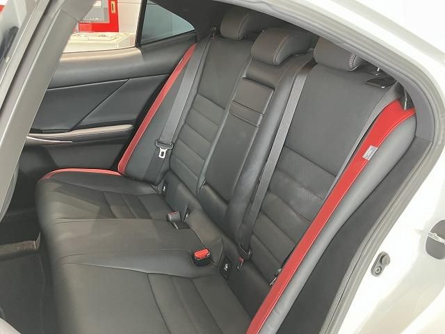 LEXUS IS300