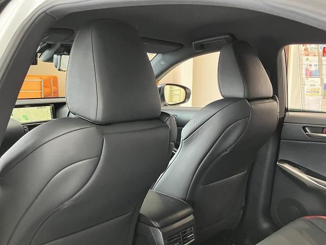 LEXUS IS300