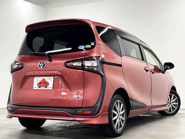 SIENTA HYBRID