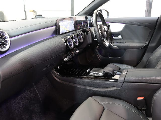 MERCEDES BENZ CLA Shooting Brake