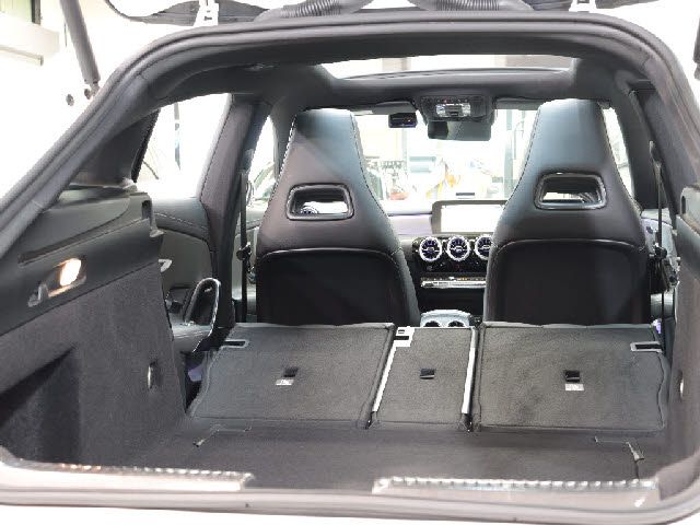 MERCEDES BENZ CLA Shooting Brake