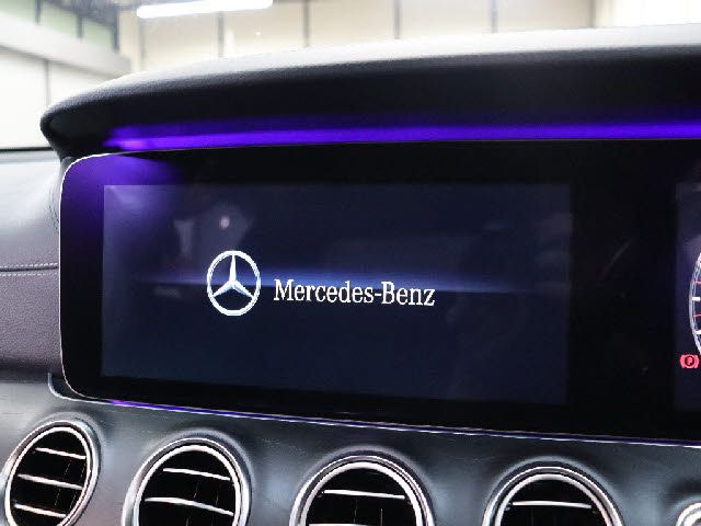 MERCEDES BENZ E class sedan