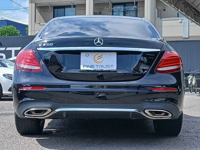 MERCEDES BENZ E class sedan