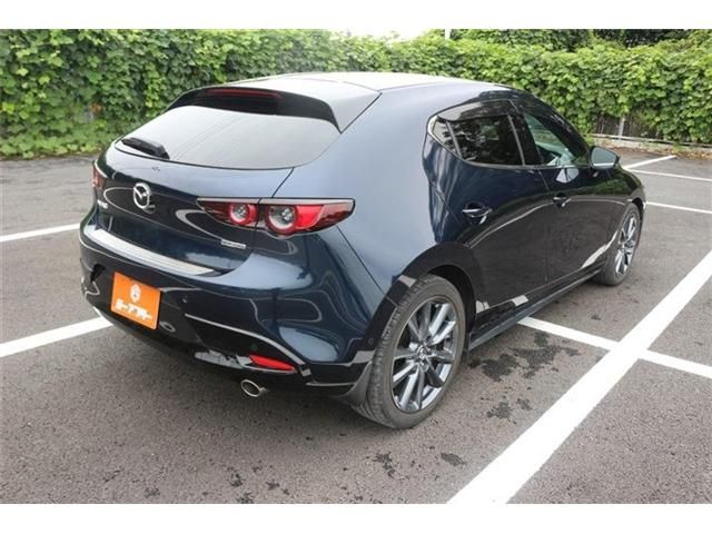MAZDA3 FASTBACK