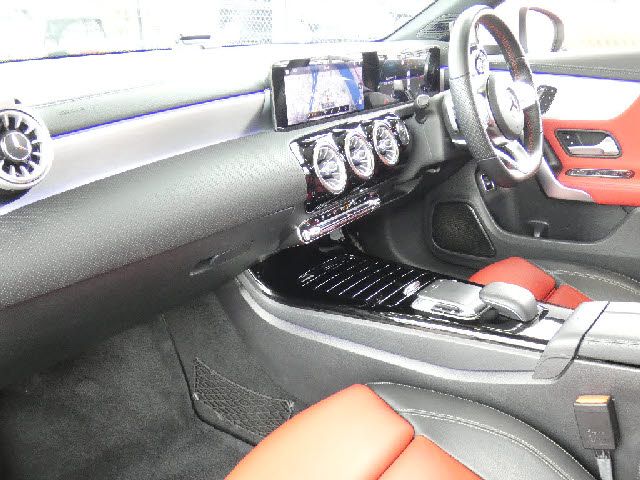 MERCEDES BENZ CLA class