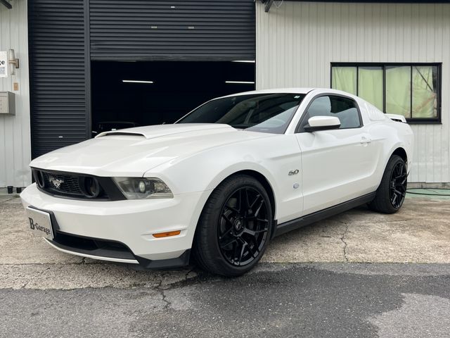 FORD MUSTANG