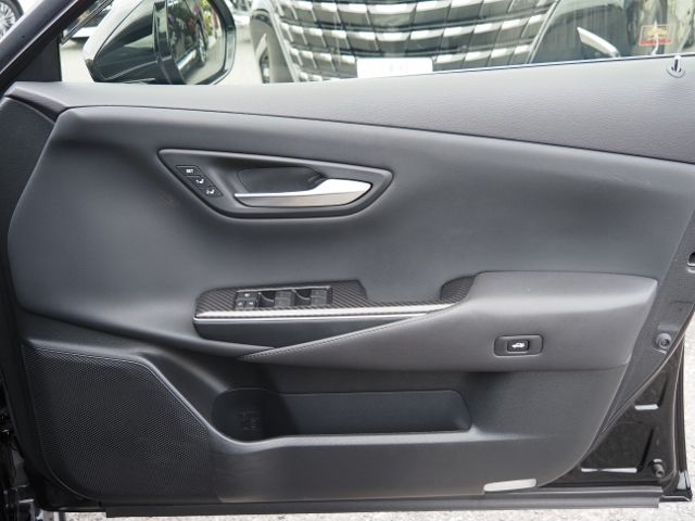 CROWN sedan hybrid