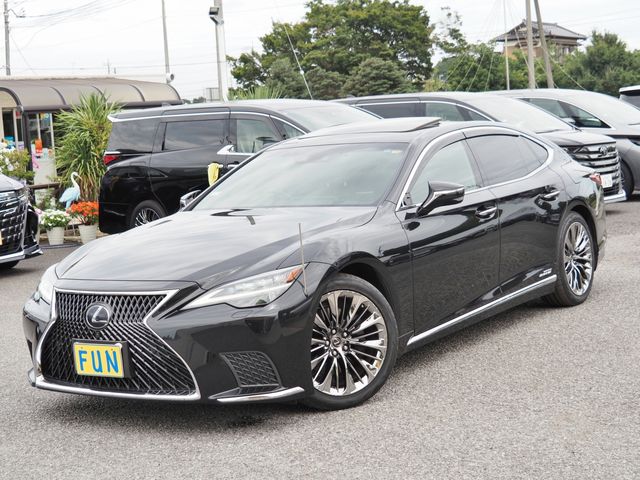 LEXUS LS500h 4WD