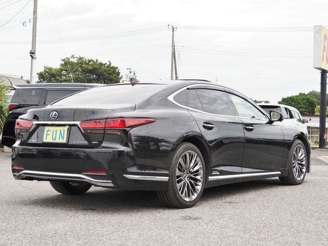 LEXUS LS500h 4WD