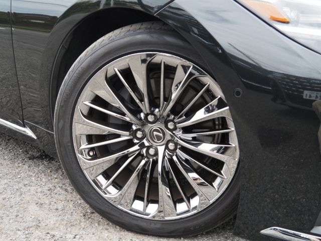 LEXUS LS500h 4WD