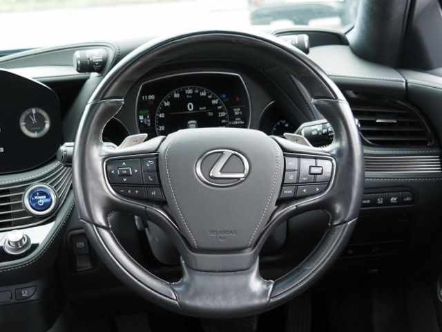 LEXUS LS500h 4WD