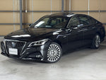 CROWN sedan hybrid