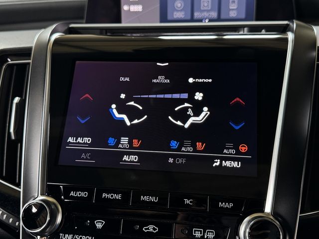 CROWN sedan hybrid