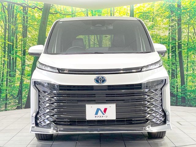 VOXY HYBRID
