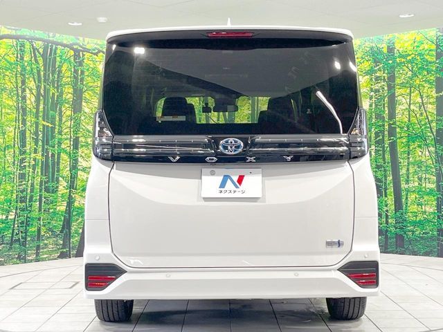 VOXY HYBRID