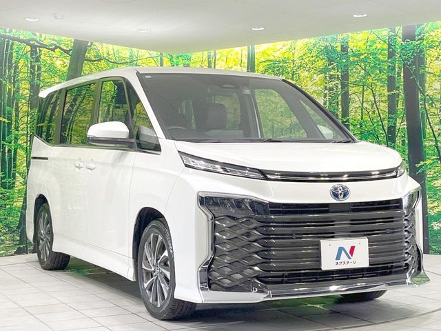VOXY HYBRID