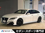 CROWN sedan hybrid
