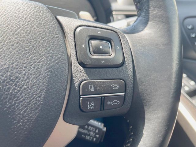 LEXUS IS300h AWD