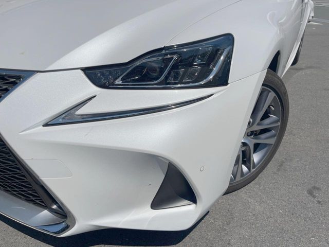 LEXUS IS300h AWD