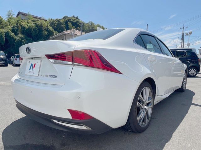 LEXUS IS300h AWD