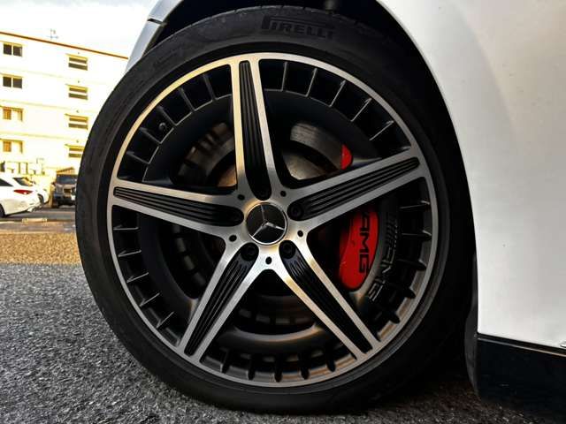 MERCEDES AMG EQE