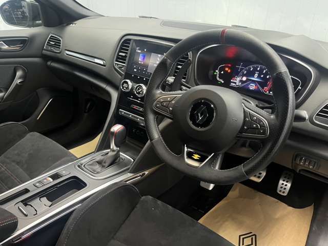 RENAULT MEGANE hatchback