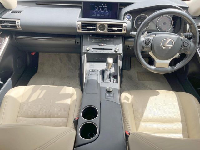 LEXUS IS300h