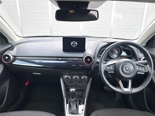 MAZDA2