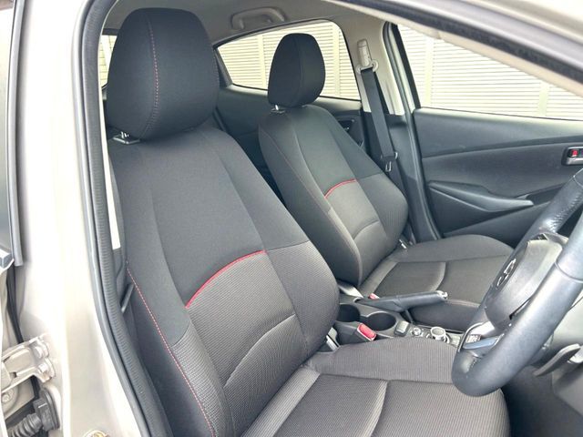 MAZDA2