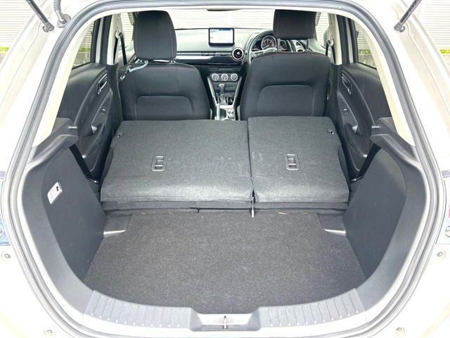 MAZDA2