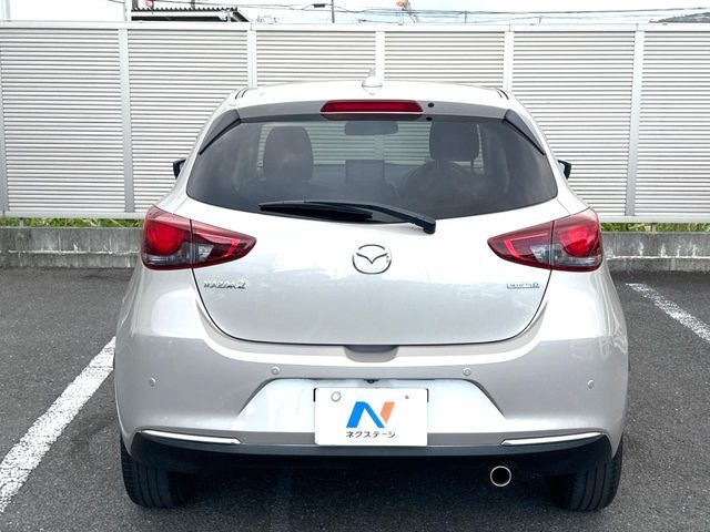 MAZDA2