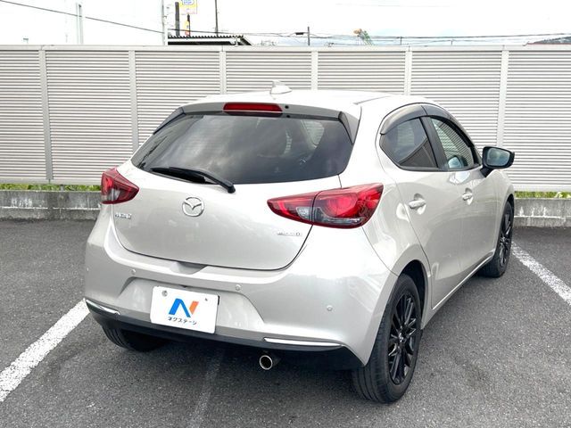 MAZDA2