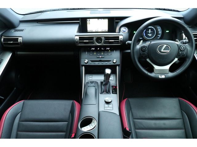 LEXUS IS300h