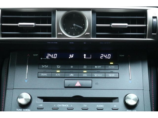 LEXUS IS300h
