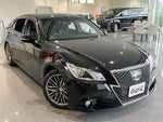 CROWN sedan