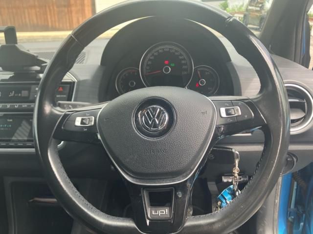 VOLKSWAGEN up!