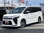 VOXY HYBRID