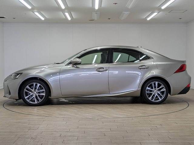 LEXUS IS300