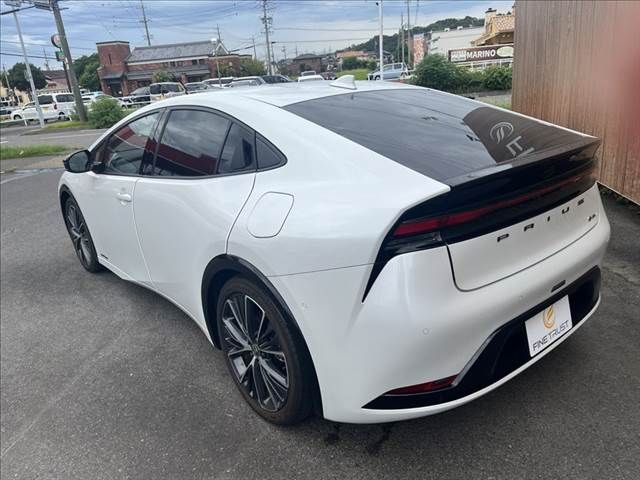 PRIUS 4WD
