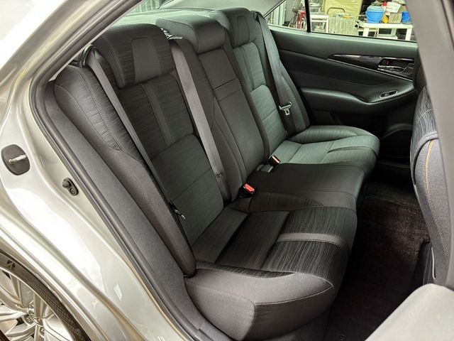 CROWN sedan