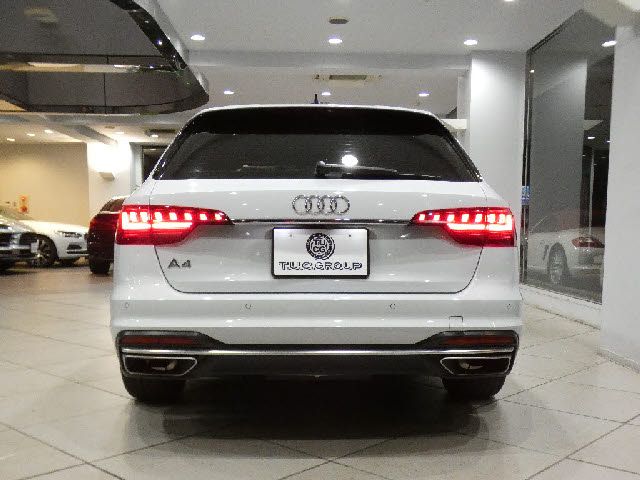 AUDI A4 AVANT