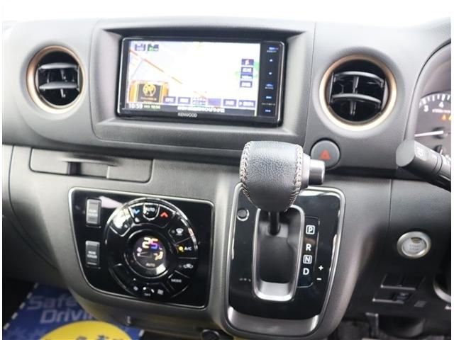 CARAVAN van 2WD