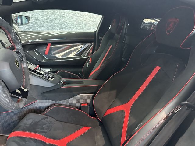LAMBORGHINI Aventador