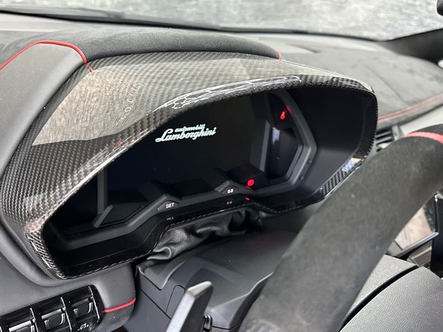 LAMBORGHINI Aventador
