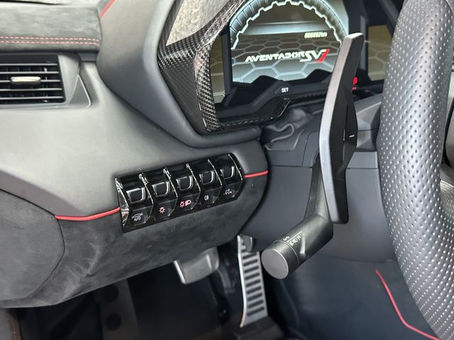 LAMBORGHINI Aventador