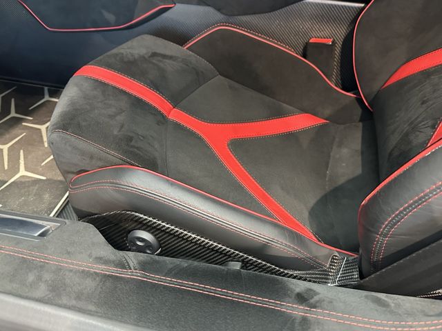 LAMBORGHINI Aventador