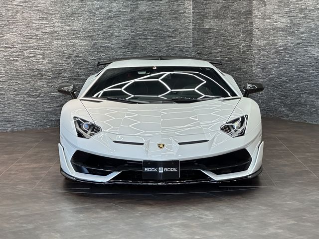 LAMBORGHINI Aventador