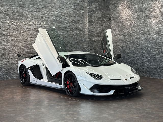 LAMBORGHINI Aventador
